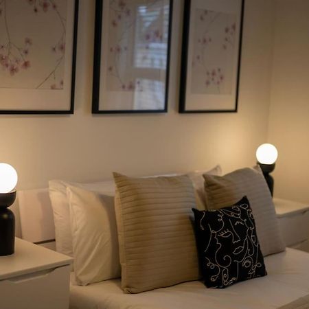 Rodney House By Mgroupsa Villa เชลเทนแฮม ภายนอก รูปภาพ